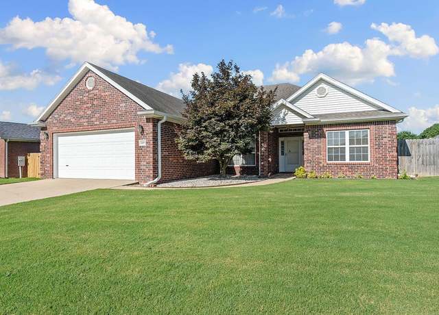 Property at 305 Cross Ln, Bentonville, AR 72712, 3 beds, 2 baths