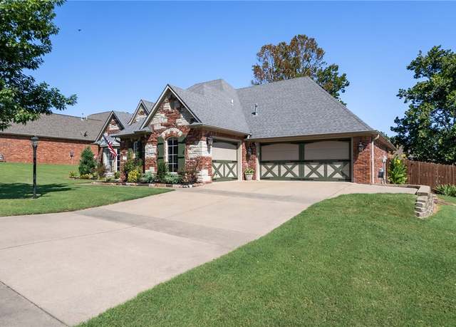 Property at 2308 Parkway Ln, Van Buren, AR 72956, 4 beds, 2.5 baths