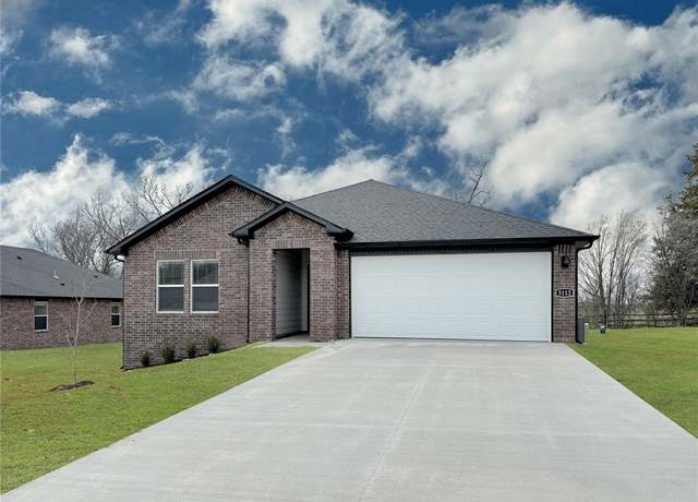 Property at 3030 Rosalee Ln, Centerton, AR 72736, 4 beds, 2 baths