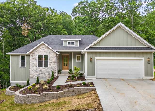 Property at 39 Westmorland Dr, Bella Vista, AR 72714, 4 beds, 2 baths