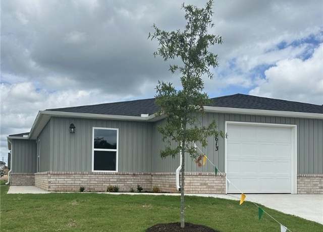 Property at 6613 NW Gregory St, Bentonville, AR 72713, 3 beds, 2 baths