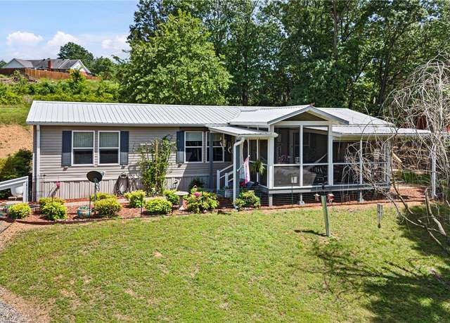 Property at 3310 N Jackson Ave, Russellville, AR 72802, 3 beds, 2 baths