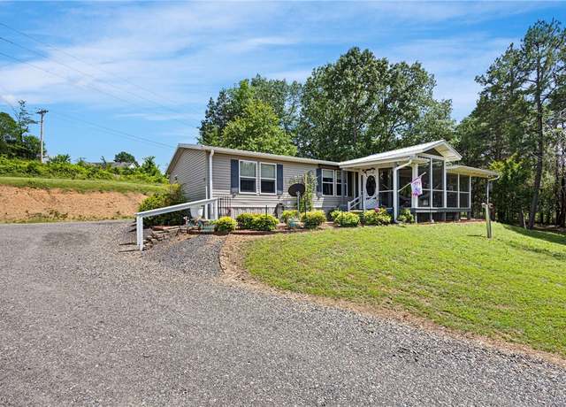 Property at 3310 N Jackson Ave, Russellville, AR 72802, 3 beds, 2 baths