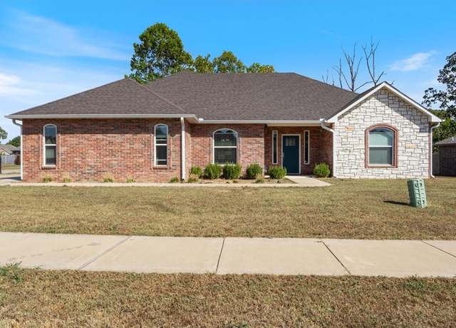 Property at 850 Silver Leaf Ln, Siloam Springs, AR 72761, 3 beds, 2 baths