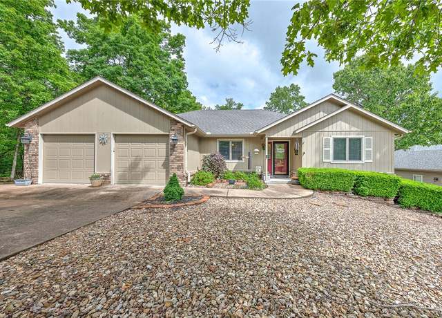 Property at 11 Whitmore Ln, Bella Vista, AR 72715, 3 beds, 2 baths