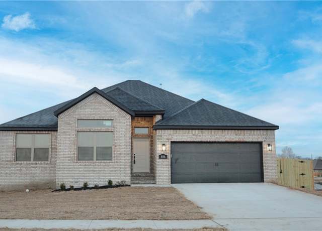 Property at 806 W Ramsey Dr, Siloam Springs, AR 72761, 4 beds, 2 baths