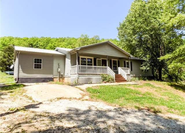 Property at 7001 Bear Creek Dr, Harrison, AR 72601, 4 beds, 2 baths