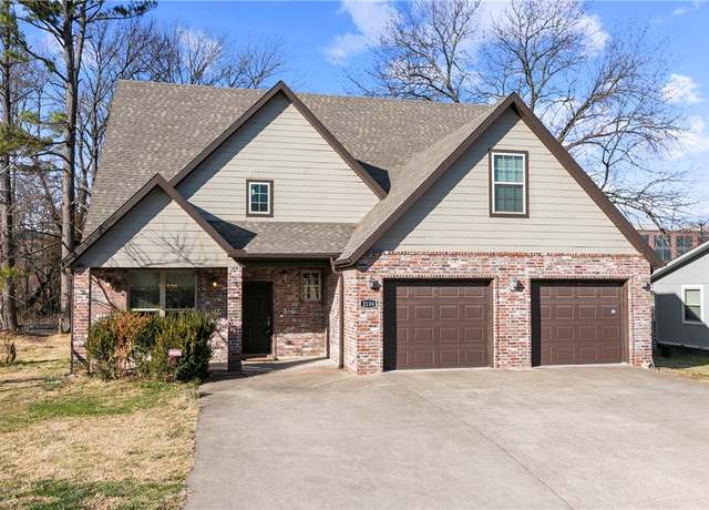 Property at 2104 Delwhite Dr, Bentonville, AR 72712, 4 beds, 3.5 baths