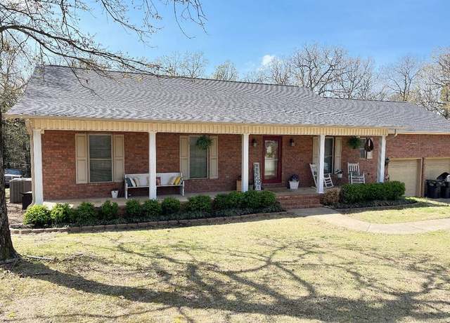 Property at 1197 Ridgeview Ln, Russellville, AR 72802, 5 beds, 3 baths