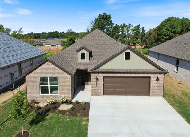 Property at 2306 Lexington St, Siloam Springs, AR 72761, 4 beds, 2 baths