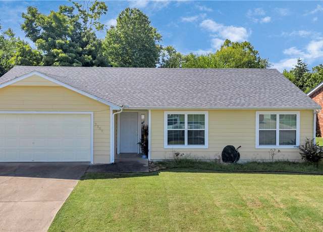 Property at 2308 S 17th Pl, Rogers, AR 72758, 3 beds, 1 bath