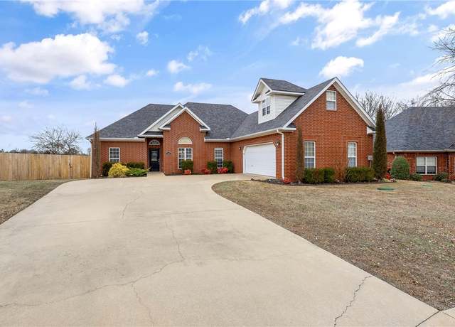 Property at 1223 Lexington Cir, Springdale, AR 72762, 3 beds, 2 baths
