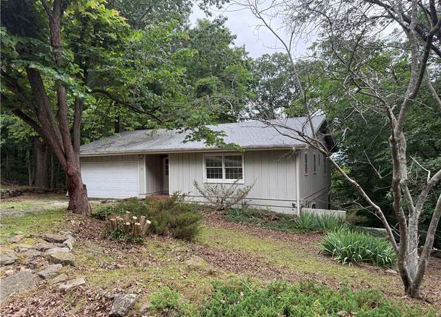 Property at 7 Bobwhite Ln, Holiday Island, AR 72631, 3 beds, 2.5 baths