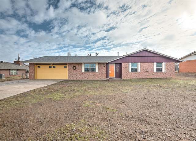 Property at 913 17th St, Rogers, AR 72758, 3 beds, 2 baths
