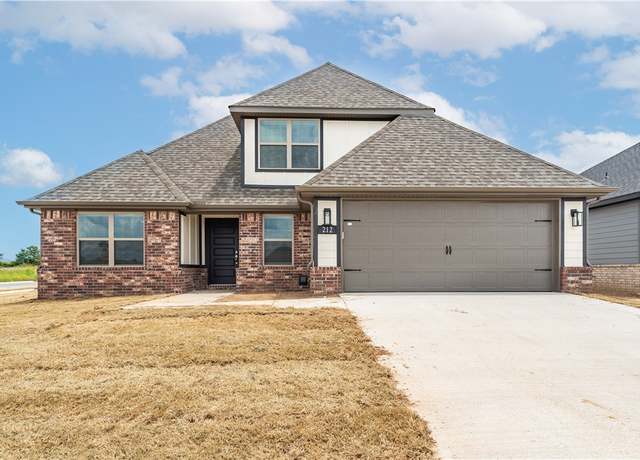 Property at 4621 W Triangle St, Fayetteville, AR 72704, 4 beds, 2 baths