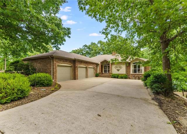 Property at 47 Rath Dr, Bella Vista, AR 72715, 4 beds, 3 baths