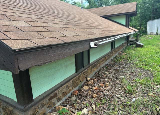 Property at 13888 White Oak Ln, Bentonville, AR 72712, 4 beds, 2 baths