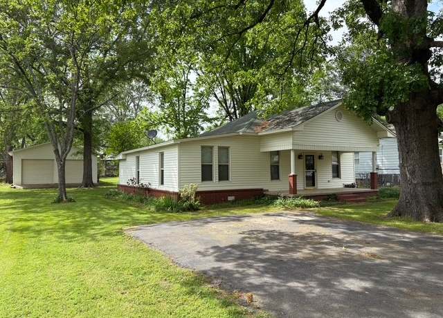 Property at 405 Ave 2, Atkins, AR 72823, 3 beds, 2 baths