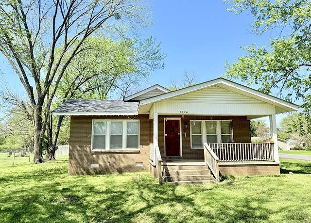 Property at 1116 S Greenwich Ave, Russellville, AR 72801, 3 beds, 2 baths