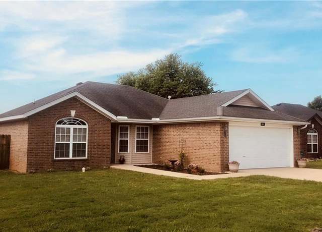 Property at 891 Sunflower St, Centerton, AR 72719, 3 beds, 2 baths