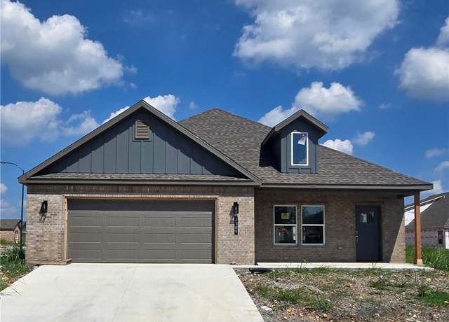 Property at 2309 Lexington St, Siloam Springs, AR 72761, 3 beds, 2 baths