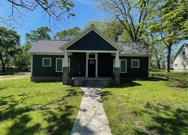 Property at 410 Springfield St, Berryville, AR 72616, 4 beds, 2.5 baths
