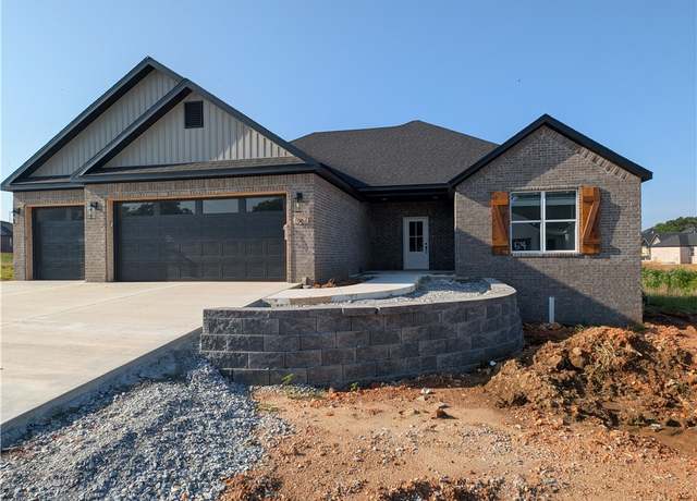 Property at 7887 Teton Trail Ave, Springdale, AR 72762, 4 beds, 2.5 baths