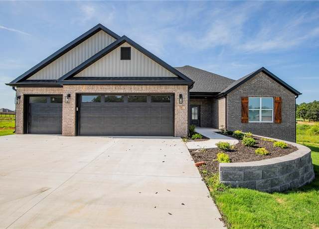 Property at 7887 Teton Trail Ave, Springdale, AR 72762, 4 beds, 2.5 baths