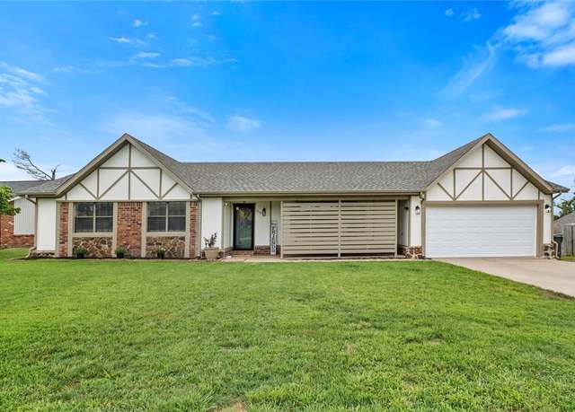 Property at 2509 Beau Dr, Rogers, AR 72758, 3 beds, 2 baths