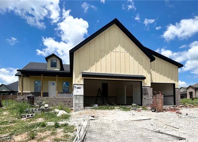 Property at 1913 Hale Ln, Pea Ridge, AR 72751, 4 beds, 2.5 baths