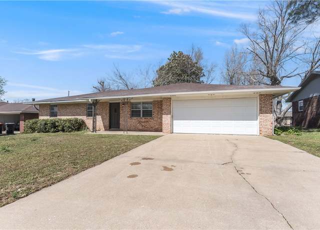 Property at 3908 Clark Ave, Springdale, AR 72762, 3 beds, 2 baths