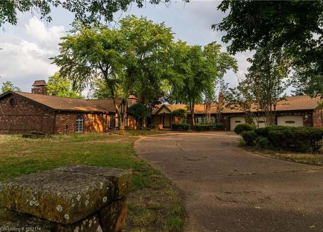 Property at 3655 Beach Way, Van Buren, AR 72956, 3 beds, 3.5 baths