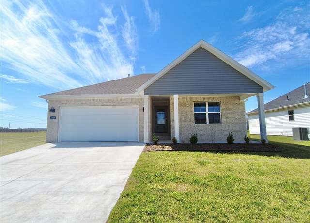 Property at 1803 Hudson Dr, Siloam Springs, AR 72761, 3 beds, 2 baths