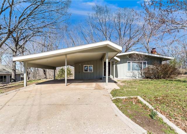 Property at 12 Ipswich Dr, Bella Vista, AR 72714, 2 beds, 1.5 baths