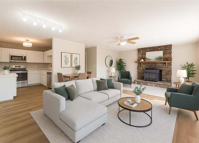 Property at 12 Ipswich Dr, Bella Vista, AR 72714, 2 beds, 1.5 baths