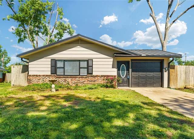 Property at 513 S 12th St, Rogers, AR 72756, 3 beds, 1.5 baths