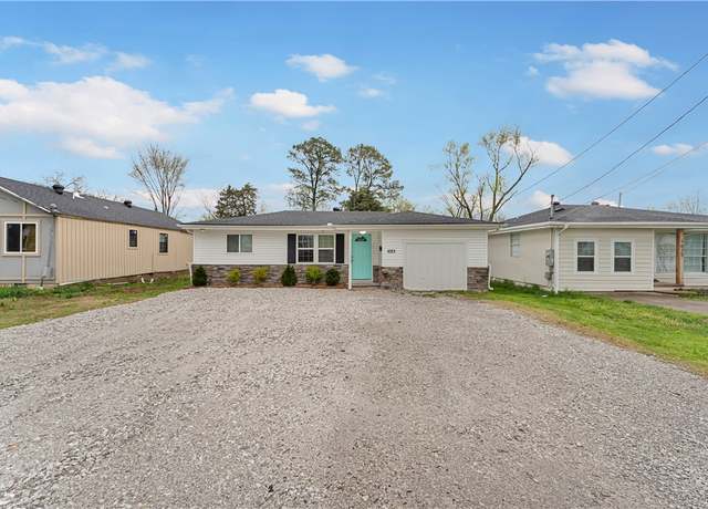 Property at 1023 S B St, Rogers, AR 72756, 3 beds, 1 bath