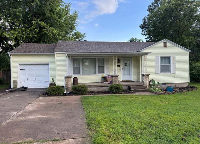 Property at 1017 Parker Ave, Springdale, AR 72764, 2 beds, 1 bath