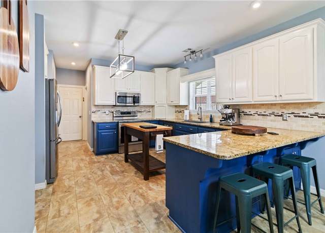 Property at 3230 Colton Dr, Springdale, AR 72762, 3 beds, 2 baths
