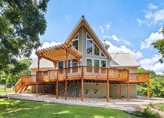Property at 19123 Hill Rd, Springdale, AR 72764, 2 beds, 2.5 baths