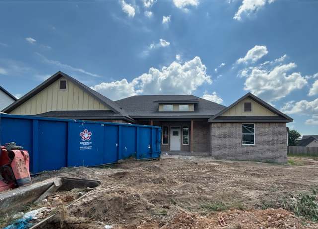Property at 2612 Fairway Cir, Pea Ridge, AR 72751, 4 beds, 3 baths