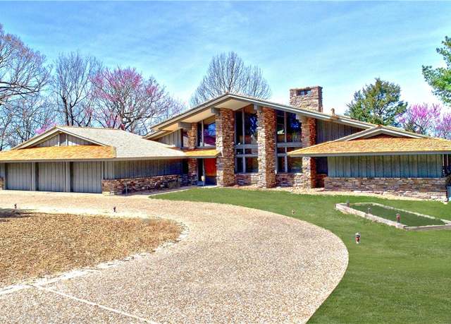 Property at 2405 Boston Mtn, Fayetteville, AR 72701, 3 beds, 3.5 baths