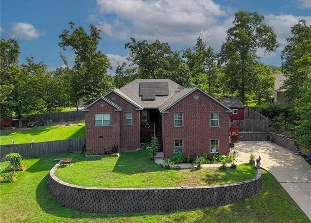 Property at 8 Allonby Cir, Bella Vista, AR 72714, 4 beds, 2.5 baths