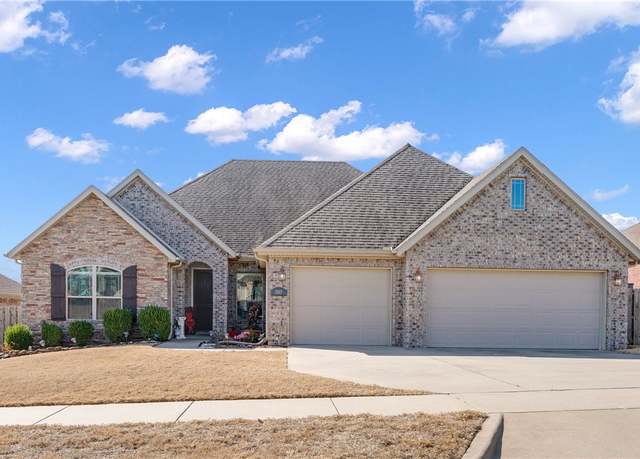 Property at 3017 W Featherock Way, Fayetteville, AR 72704, 4 beds, 2 baths