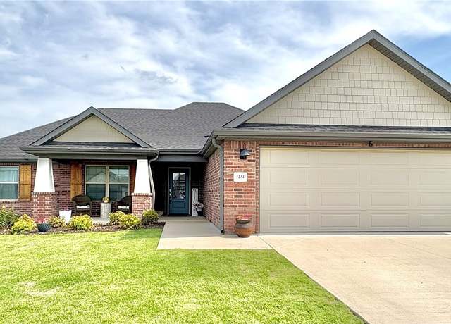 Property at 1234 Morra Ave, Tontitown, AR 72762, 4 beds, 2 baths