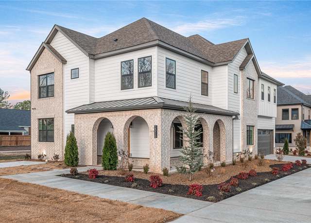 Property at 1316 Bella Vista Rd, Bentonville, AR 72712, 5 beds, 3.5 baths
