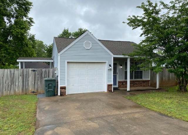 Property at 3170 W Essex Dr, Fayetteville, AR 72704, 2 beds, 2 baths