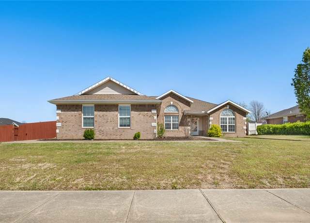 Property at 1901 SW Columbus Rd, Bentonville, AR 72713, 3 beds, 2 baths