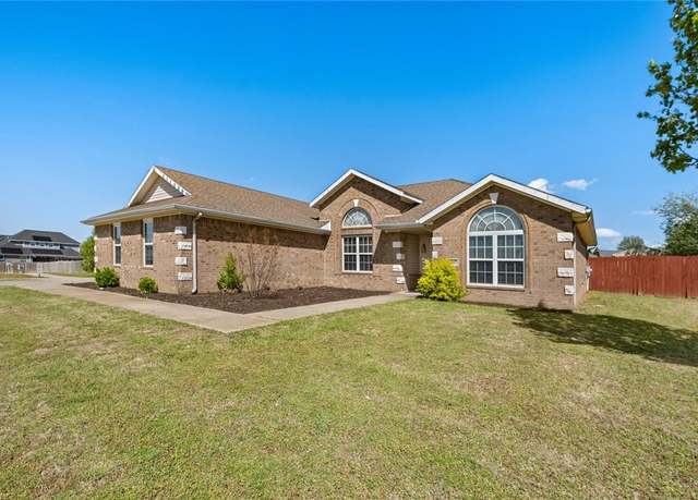 Property at 1901 SW Columbus Rd, Bentonville, AR 72713, 3 beds, 2 baths