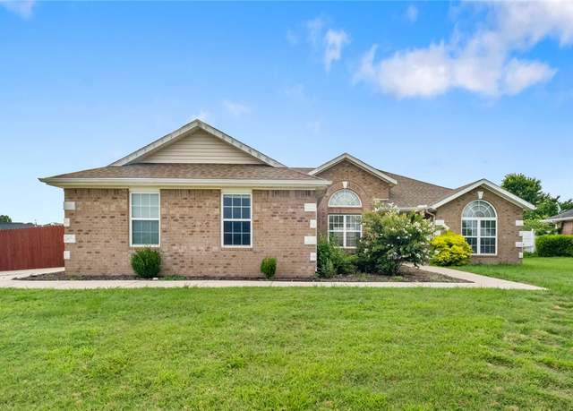 Property at 1901 SW Columbus Rd, Bentonville, AR 72713, 3 beds, 2 baths